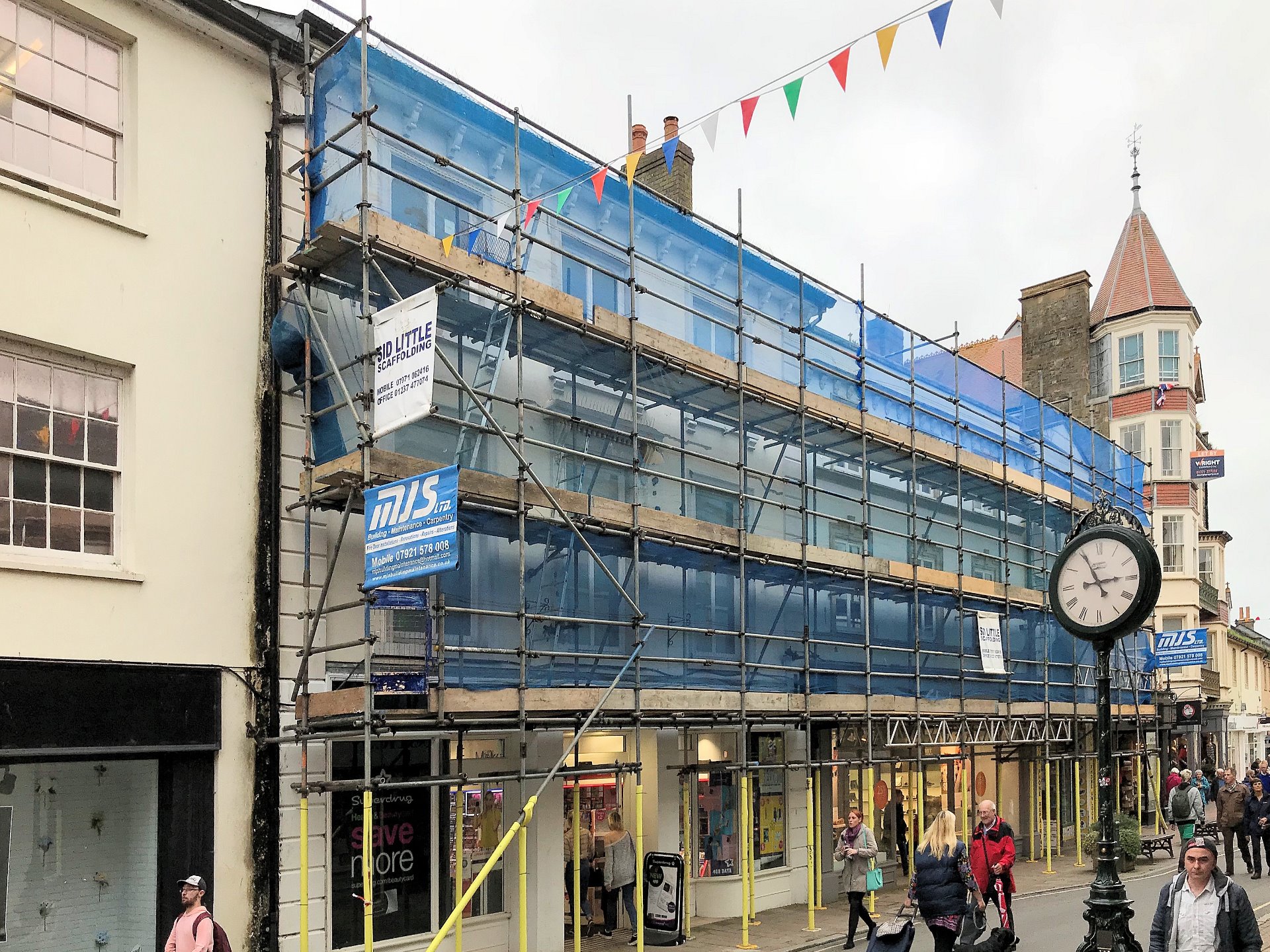 Barnstaple High Street redecoration work starts after the September 2018 Carnival and Fair